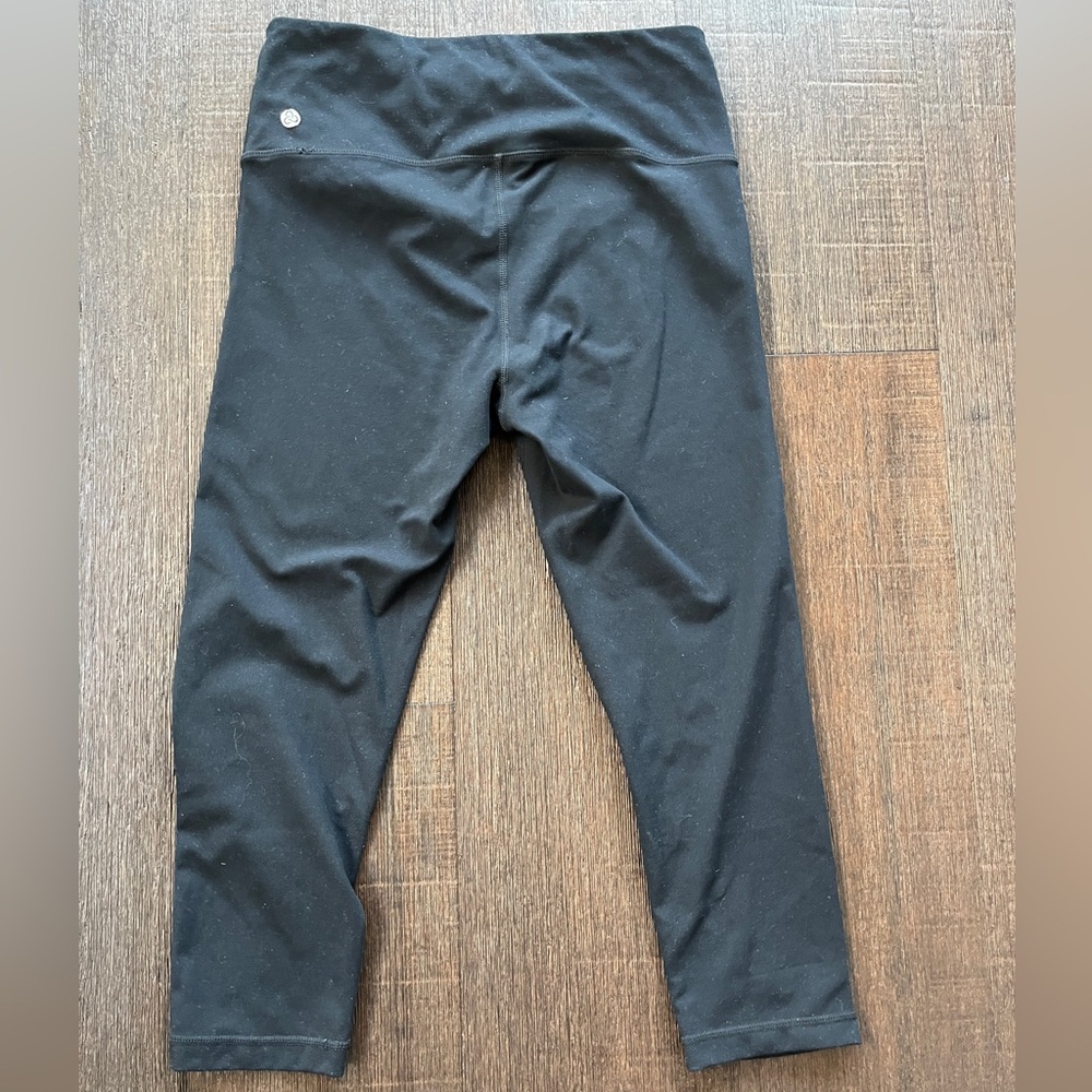 Zella Capri Live-in Leggings, M